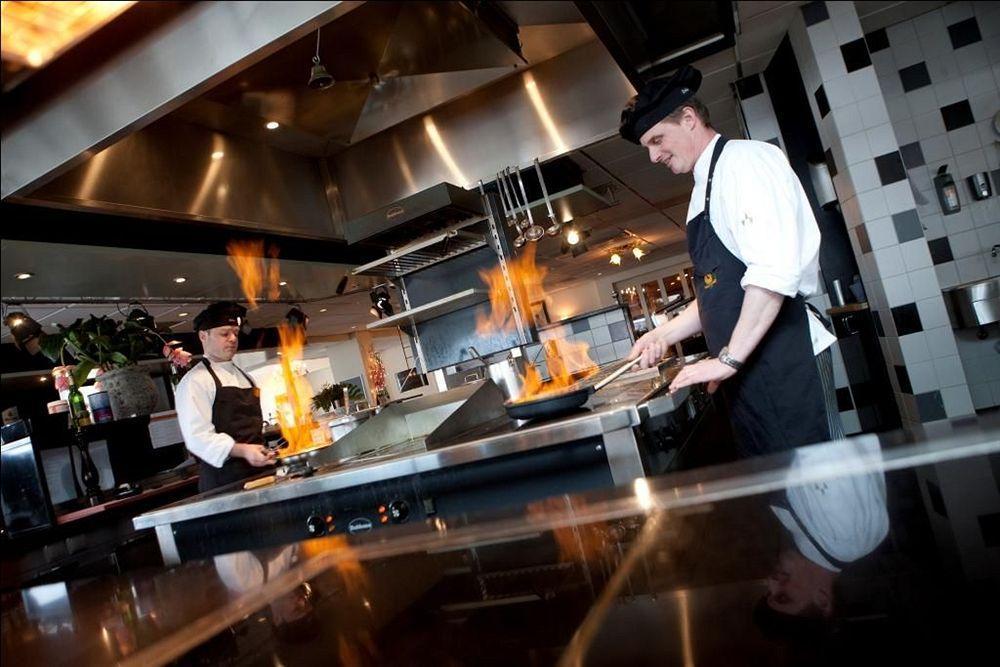 Hotel Restaurant & Casino De Nachtegaal Lisse Bagian luar foto