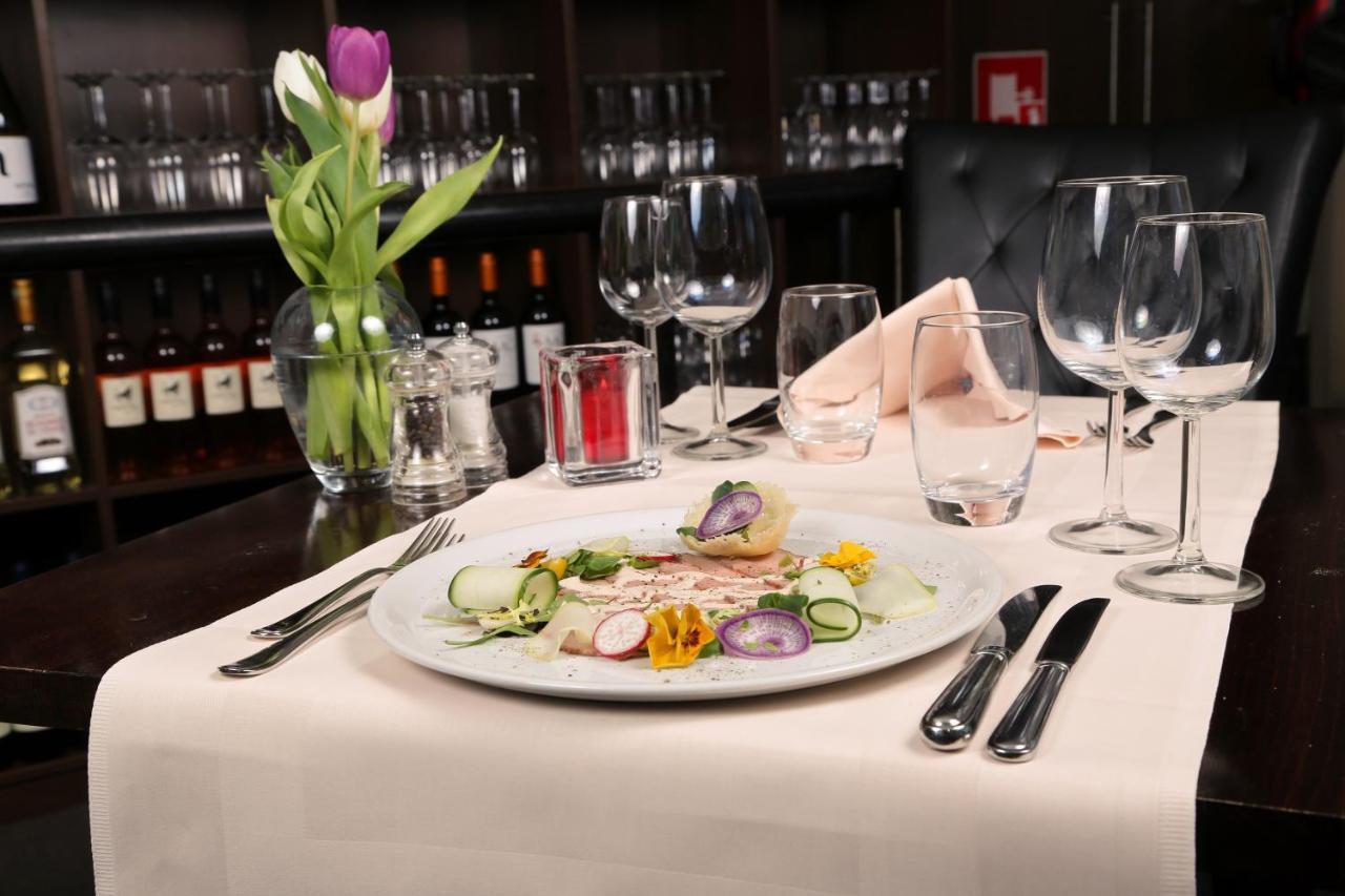 Hotel Restaurant & Casino De Nachtegaal Lisse Bagian luar foto